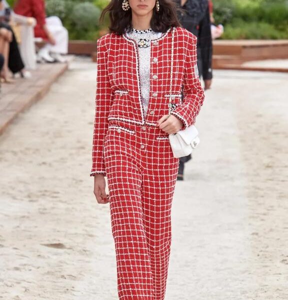 2023 Cruise 度假系列：馳騁蒙地卡羅，CHANEL 賽車服襯出優雅至上！