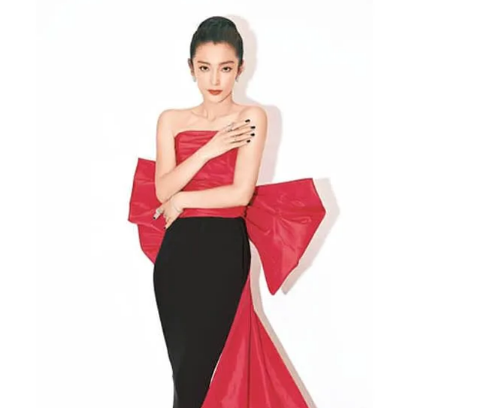 李冰冰紅蝶壓軸登場 靠人打救