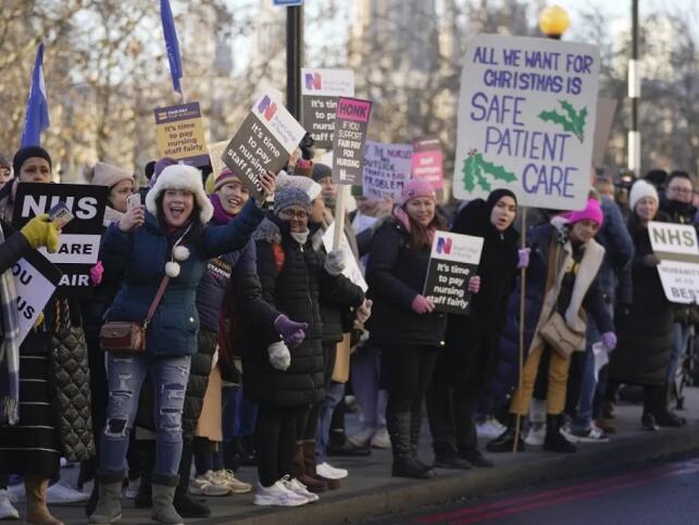 英國護士罷工爭取加薪 政府指加幅要求難以承受