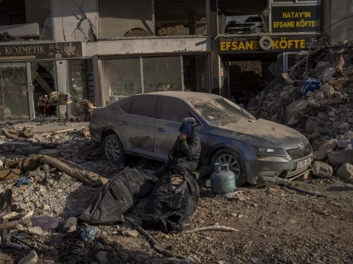 土耳其災區再有人獲救 當局指逾5萬建築物需緊急拆卸