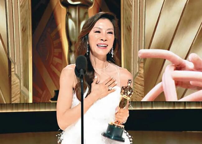 《奇異女俠》抱走7座小金人 奧斯卡首誕亞裔影后 楊紫瓊感激香港成就傳奇