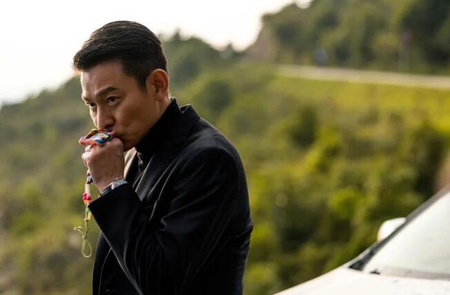 劉德華「現身」信義區！粉絲擠爆首映會