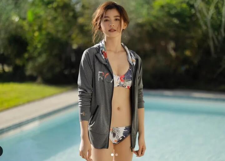 九頭身比基尼女神！不只賣臉還擁有「12秒8」超驚人實力！